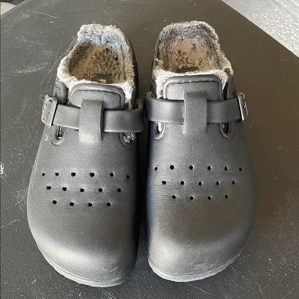 Sketchers Foamies Black Fur-Lined Clogs